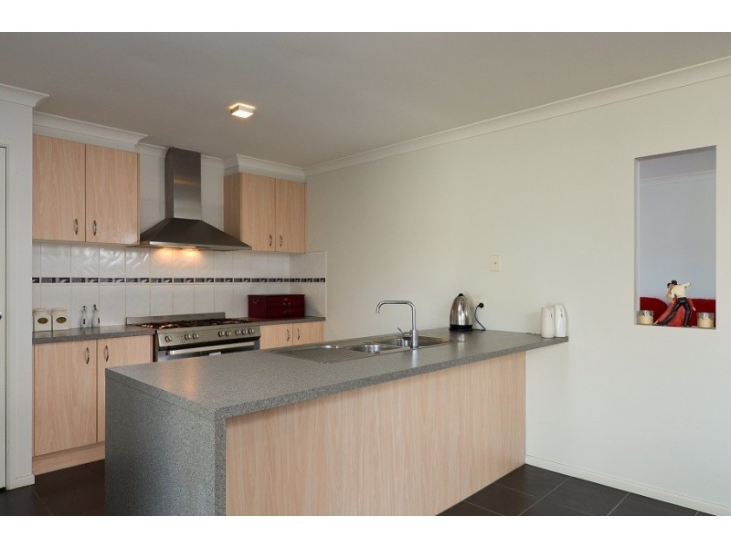 1 Bradford Drive, Cranbourne East VIC 3977