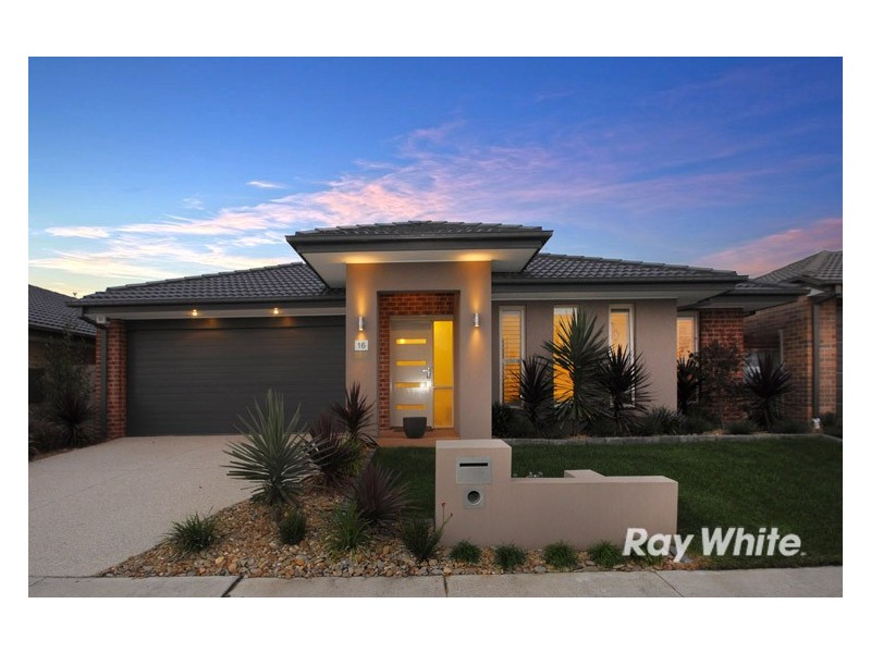 16 Hermes Avenue, Cranbourne West VIC 3977