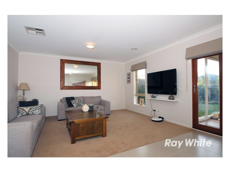 16 Hermes Avenue, Cranbourne West VIC 3977