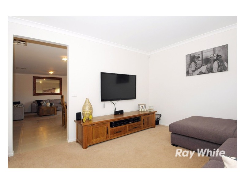 16 Hermes Avenue, Cranbourne West VIC 3977