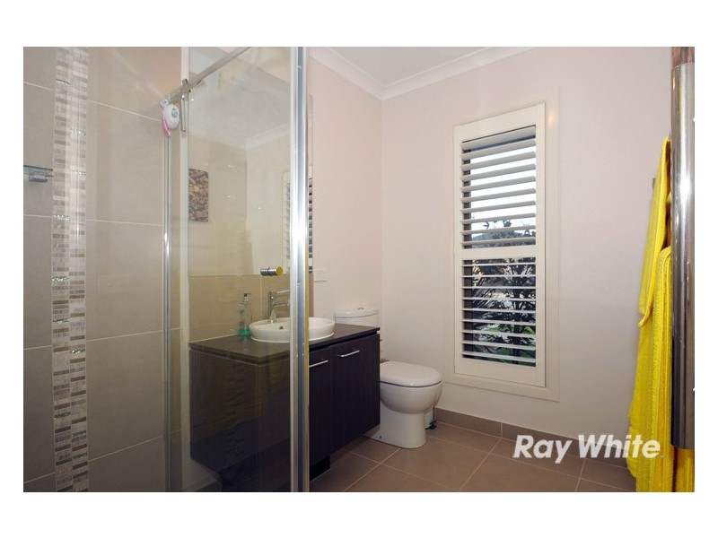 16 Hermes Avenue, Cranbourne West VIC 3977