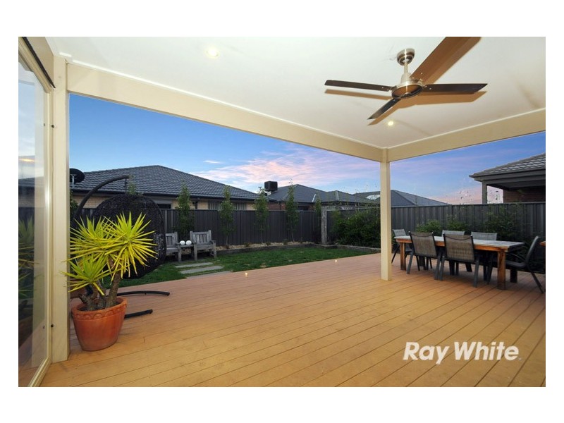 16 Hermes Avenue, Cranbourne West VIC 3977