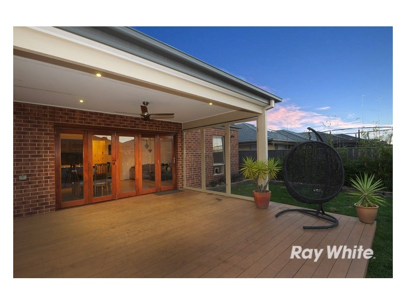 16 Hermes Avenue, Cranbourne West VIC 3977