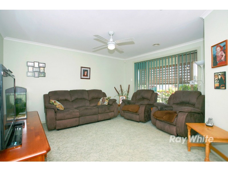 3 Rimes Close, Cranbourne West VIC 3977