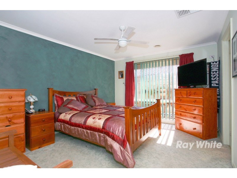 3 Rimes Close, Cranbourne West VIC 3977