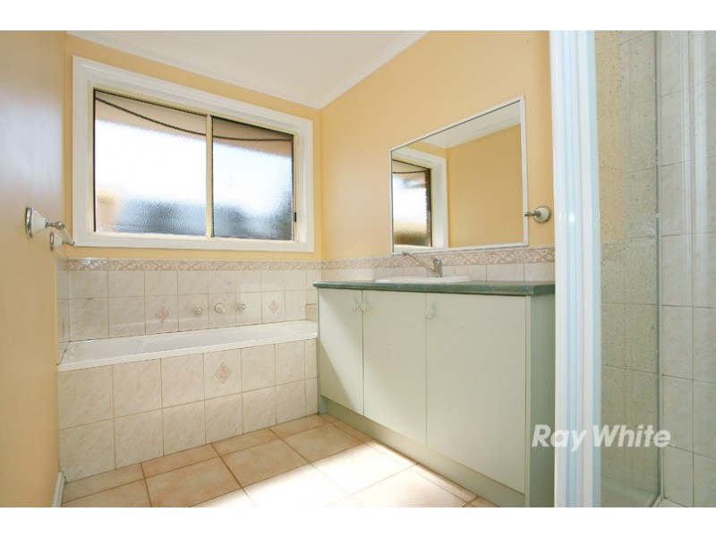 3 Rimes Close, Cranbourne West VIC 3977