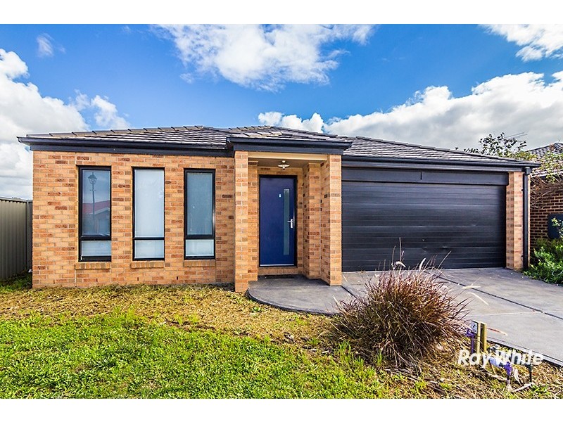 33 Greenaway Terrace, Cranbourne East VIC 3977
