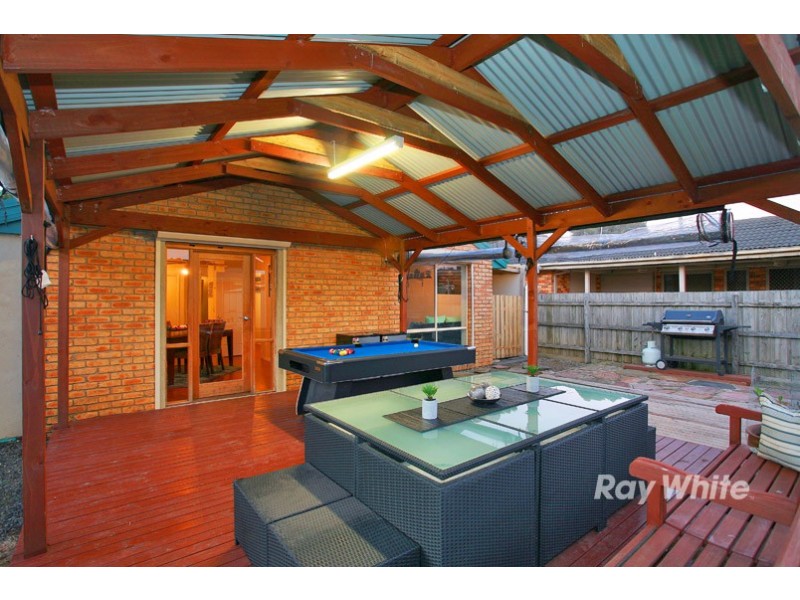 12 Bates Street, Cranbourne West VIC 3977