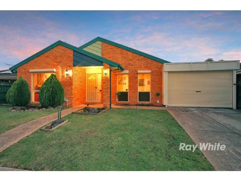 12 Bates Street, Cranbourne West VIC 3977