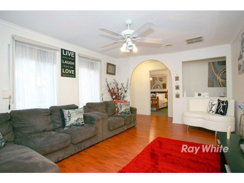 12 Bates Street, Cranbourne West VIC 3977