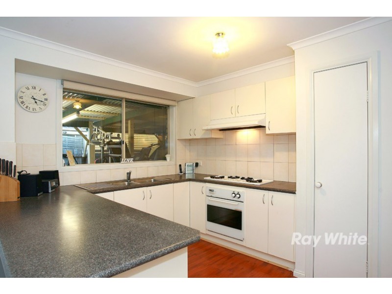 12 Bates Street, Cranbourne West VIC 3977