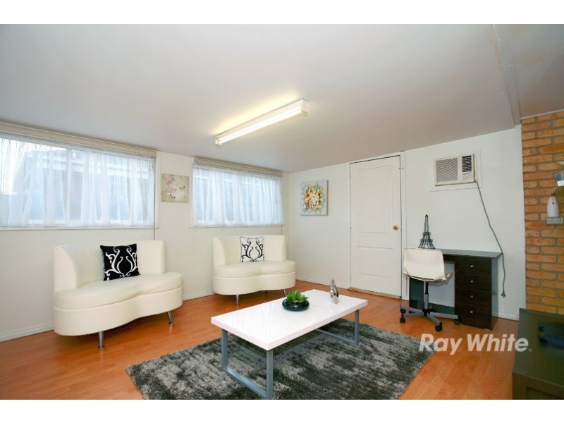 12 Bates Street, Cranbourne West VIC 3977