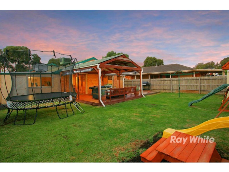 12 Bates Street, Cranbourne West VIC 3977