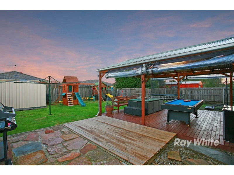 12 Bates Street, Cranbourne West VIC 3977