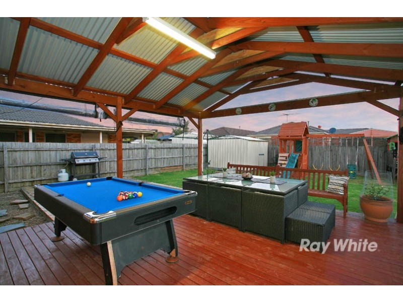 12 Bates Street, Cranbourne West VIC 3977