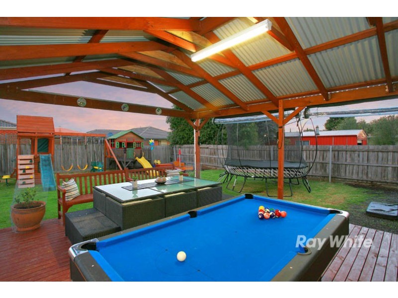 12 Bates Street, Cranbourne West VIC 3977