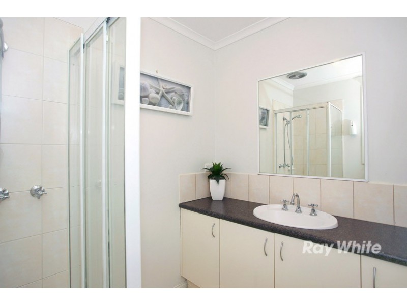 12 Bates Street, Cranbourne West VIC 3977
