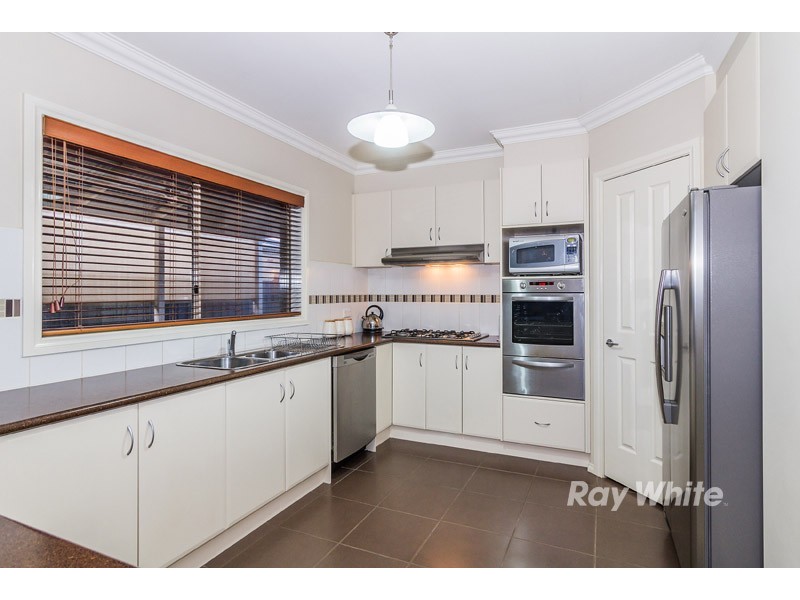 19 Rosslare Place, Cranbourne VIC 3977