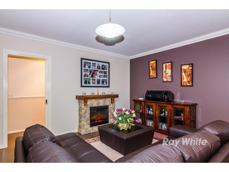 19 Rosslare Place, Cranbourne VIC 3977