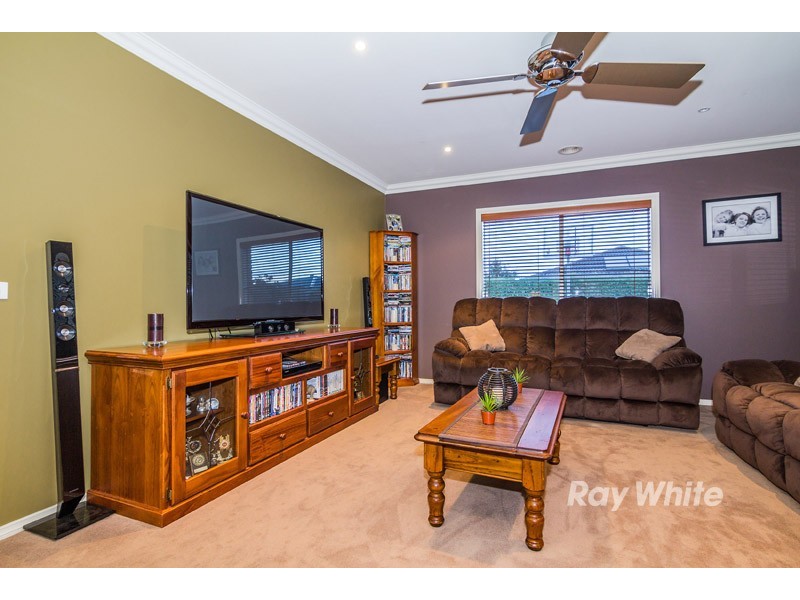 19 Rosslare Place, Cranbourne VIC 3977