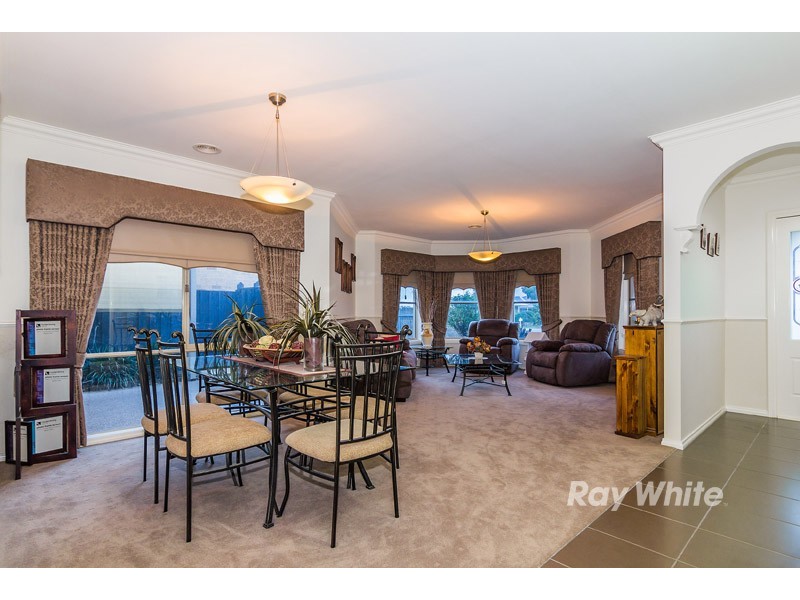 19 Rosslare Place, Cranbourne VIC 3977