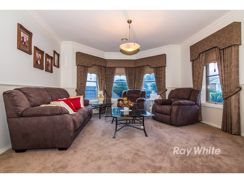 19 Rosslare Place, Cranbourne VIC 3977