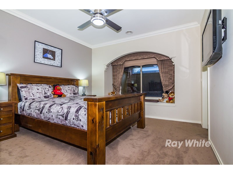 19 Rosslare Place, Cranbourne VIC 3977