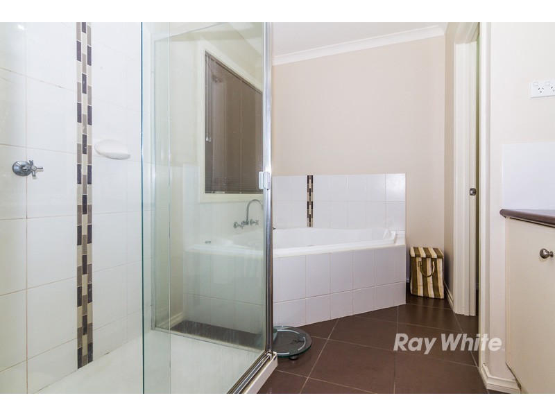 19 Rosslare Place, Cranbourne VIC 3977