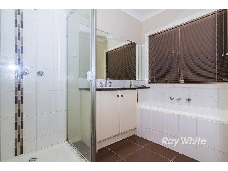 19 Rosslare Place, Cranbourne VIC 3977
