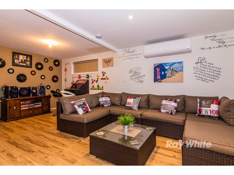 19 Rosslare Place, Cranbourne VIC 3977