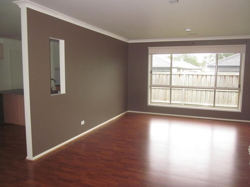 11 Ogle Way, Cranbourne North VIC 3977