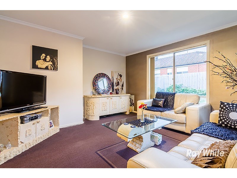 6 Lockwood Rise, Lynbrook VIC 3975