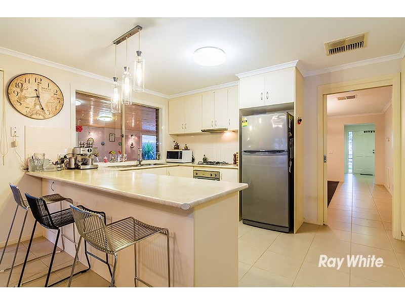 6 Lockwood Rise, Lynbrook VIC 3975