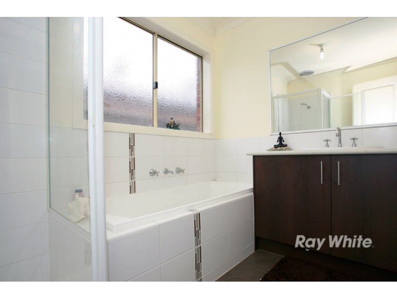 21 Pipetrack Circuit, Cranbourne East VIC 3977