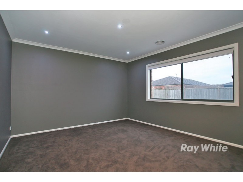 12 Gregson Grove, Lyndhurst VIC 3975