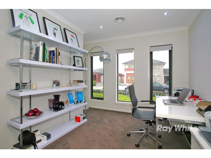 12 Gregson Grove, Lyndhurst VIC 3975