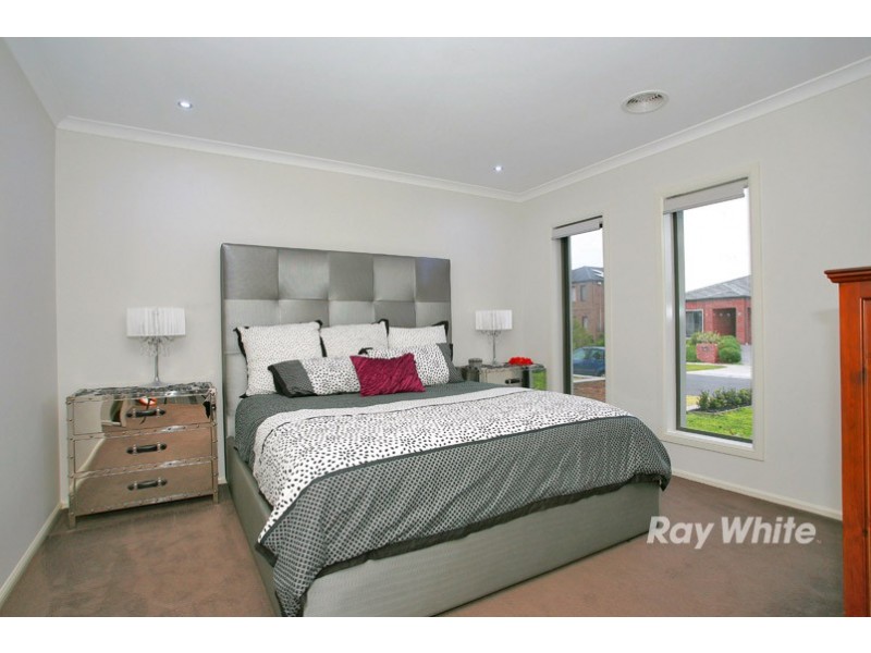 12 Gregson Grove, Lyndhurst VIC 3975