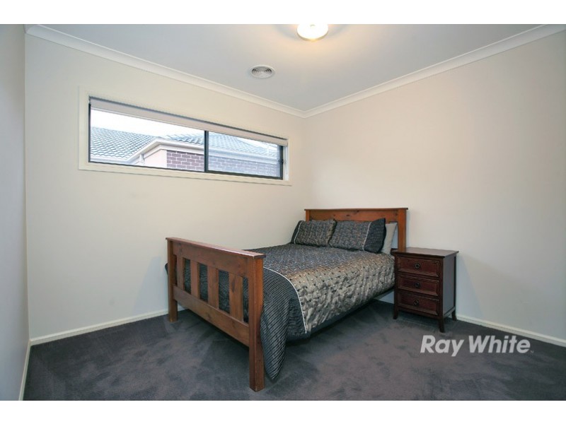 12 Gregson Grove, Lyndhurst VIC 3975