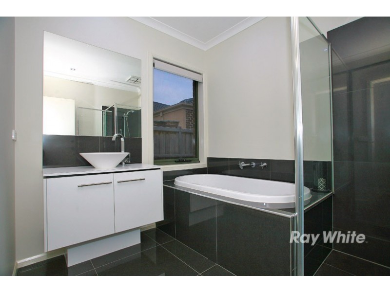 12 Gregson Grove, Lyndhurst VIC 3975