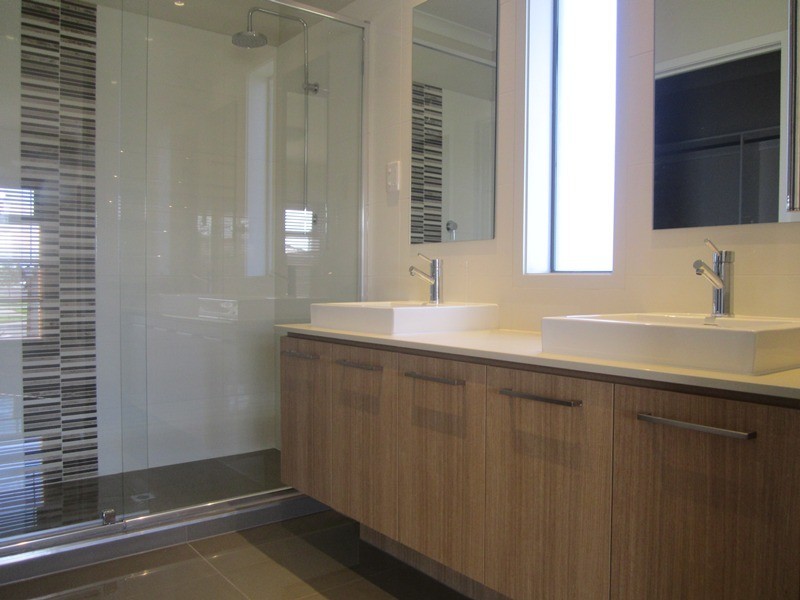 96 Heather Grove, Clyde North VIC 3978