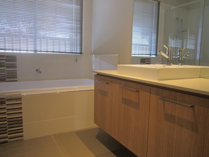 96 Heather Grove, Clyde North VIC 3978