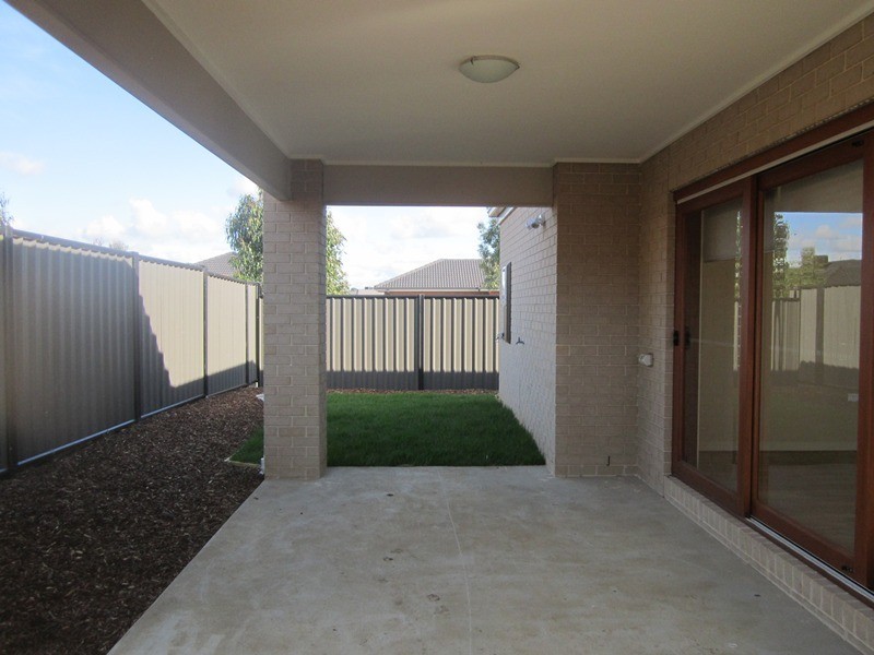 96 Heather Grove, Clyde North VIC 3978