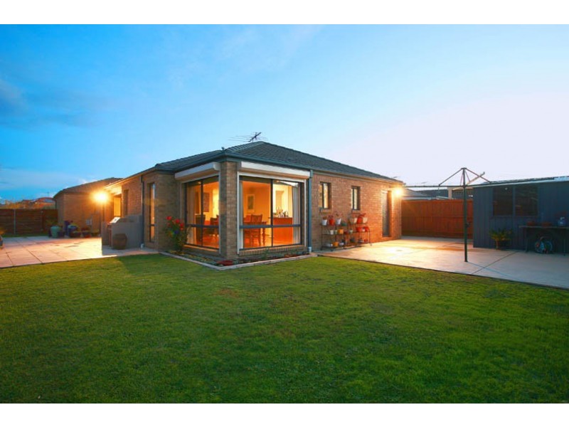 6 Red Oak Terrace, Lyndhurst VIC 3975