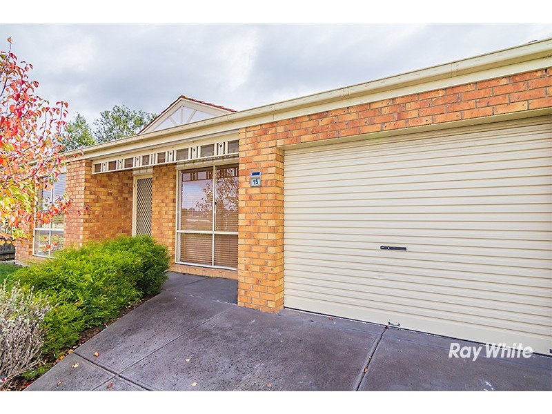 15 Staunton Walk, Cranbourne East VIC 3977