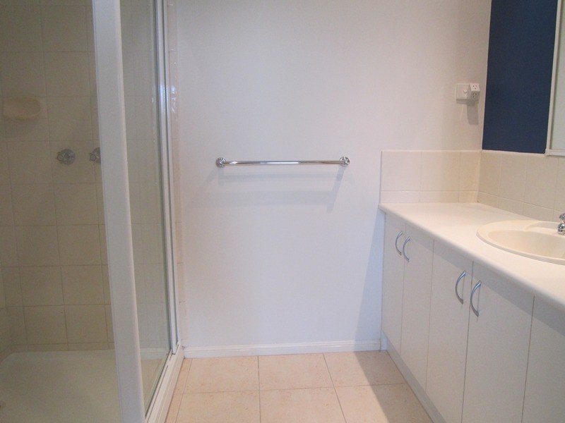 15 Staunton Walk, Cranbourne East VIC 3977