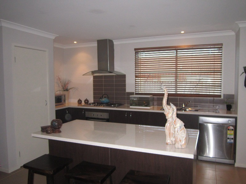 2 Benbrook Place, Lyndhurst VIC 3975