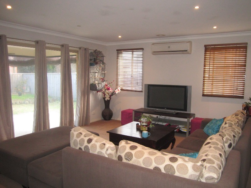 2 Benbrook Place, Lyndhurst VIC 3975