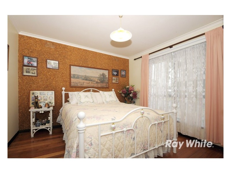 19 Fenfield Street, Cranbourne VIC 3977