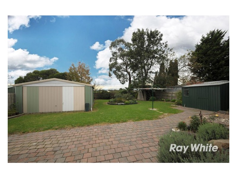19 Fenfield Street, Cranbourne VIC 3977