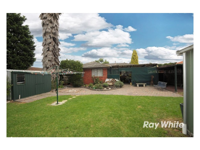 19 Fenfield Street, Cranbourne VIC 3977